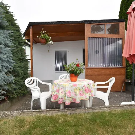 Countryside Bungalow In With Lovely Garden *
