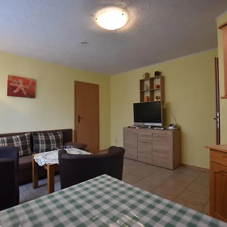 Countryside Bungalow In With Lovely Garden * Pepelow