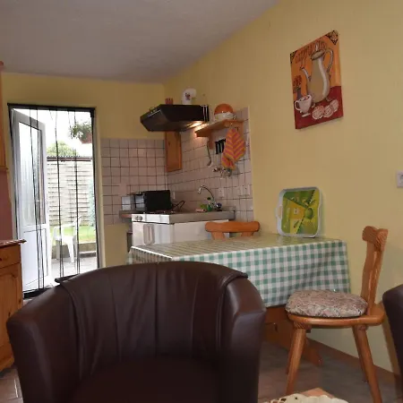 Countryside Bungalow In With Lovely Garden