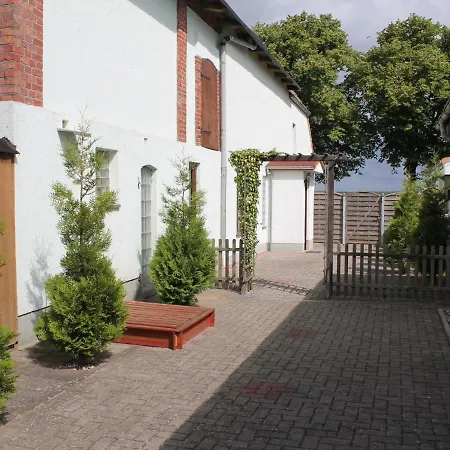 Countryside Bungalow In With Lovely Garden Pepelow