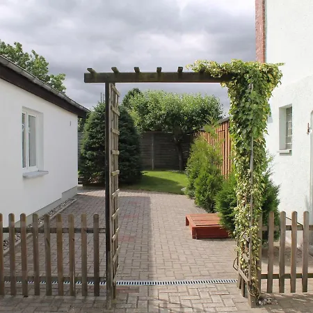 Dom wakacyjny Countryside Bungalow In With Lovely Garden *